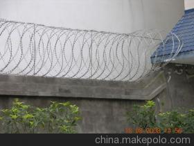 【供應(yīng)金匠圍欄不銹鋼刀刺網(wǎng)廠家、不銹鋼刀刺網(wǎng)價(jià)格】價(jià)格,廠家,圖片,金屬網(wǎng),福瑞金屬絲網(wǎng)制品-